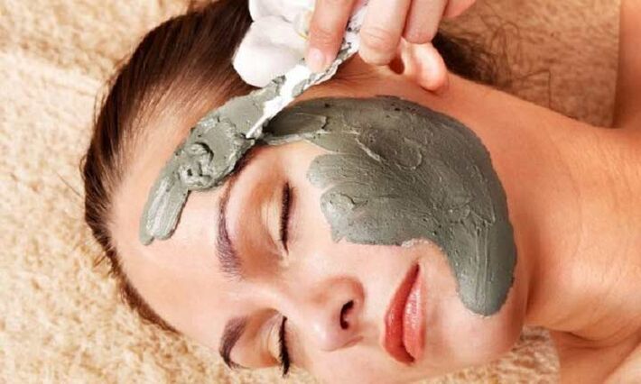 Aplicar una máscara para rejuvenecer